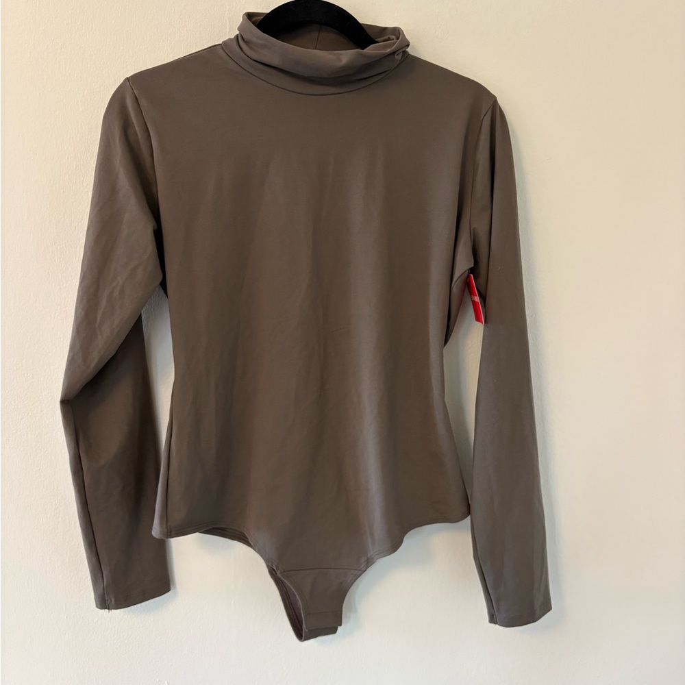 NWT Spanx turtleneck body suit in color Toasty - size XL